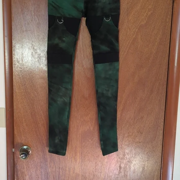 Lost Sewl leggings - Picture 2 of 4